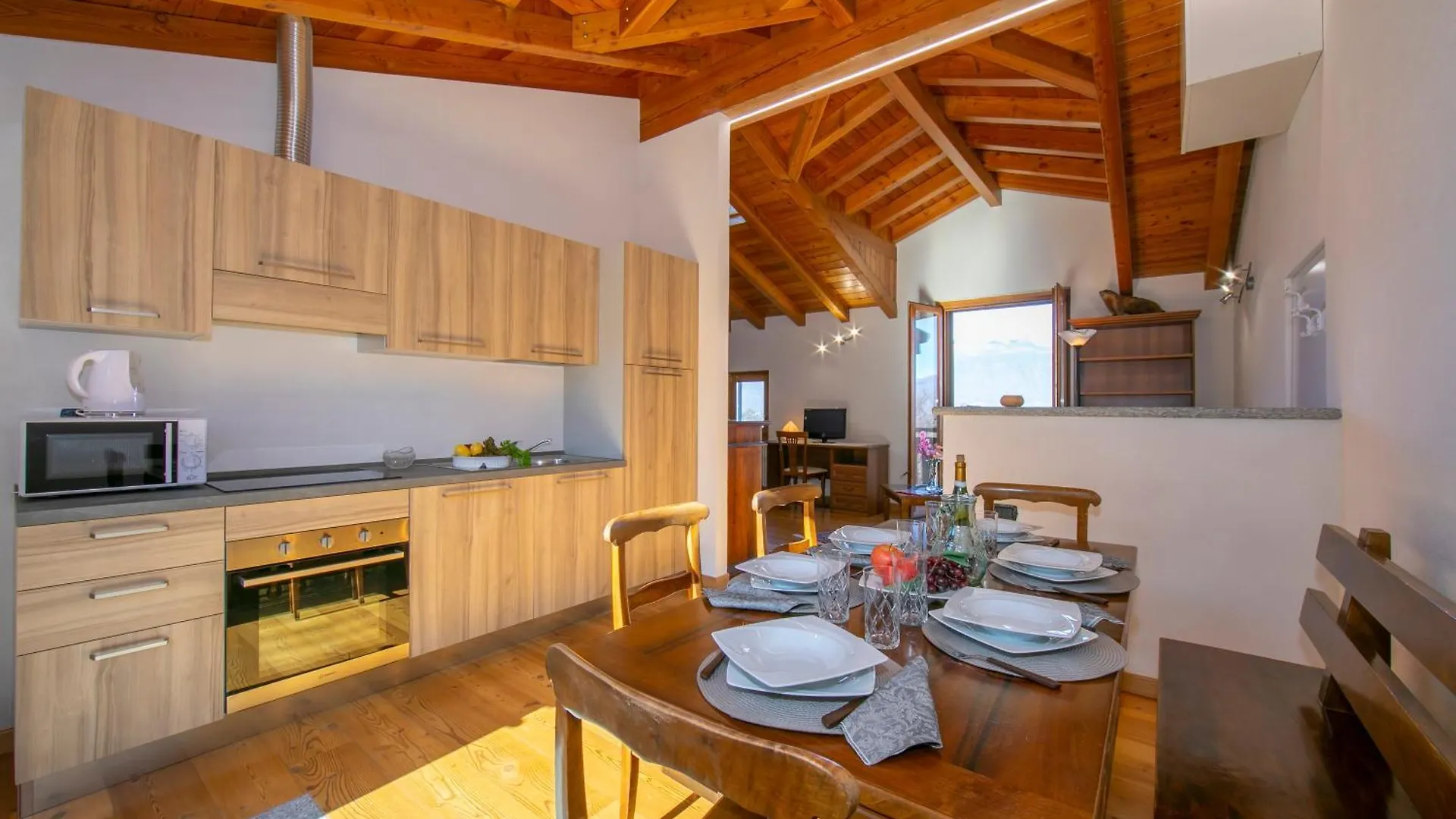 Villa Giorgia Private Pool - Happy Rentals Castelveccana Italie