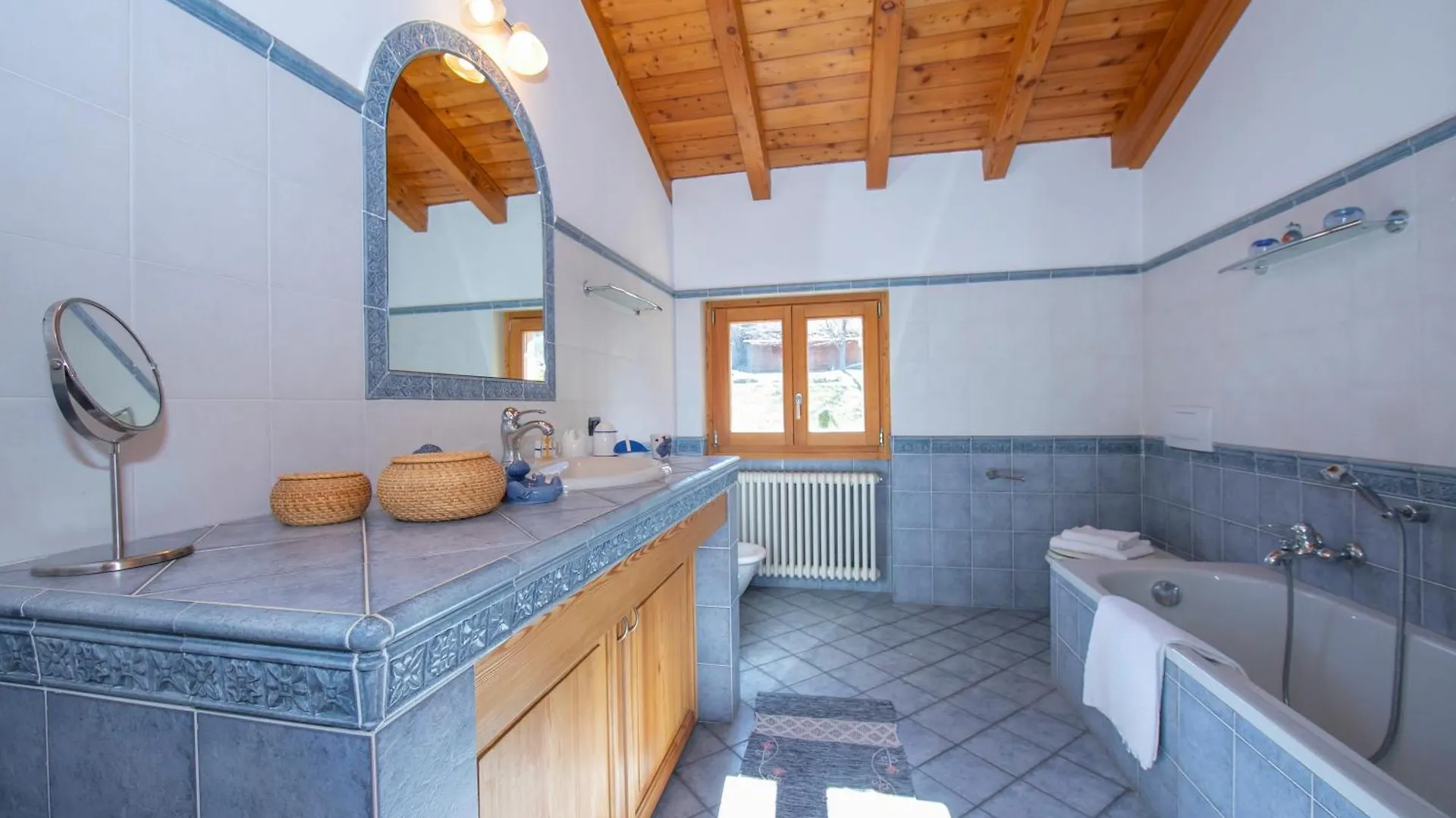 Villa Giorgia Private Pool - Happy Rentals Castelveccana Italie